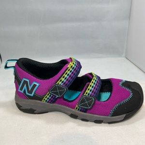 New Balance 554 Kids Outdoors Sandals, size 1 1/2